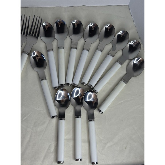 Pier 1 Imports Flatware Set 29 Pc White Handle Stainless Steel Taiwan Vintage - Picture 4 of 7